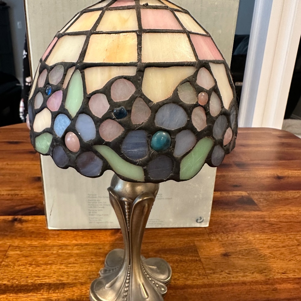 Party Lite "Hydrangea Tealight Lamp" P7790 - Tiffany Style Stained Glass Shade